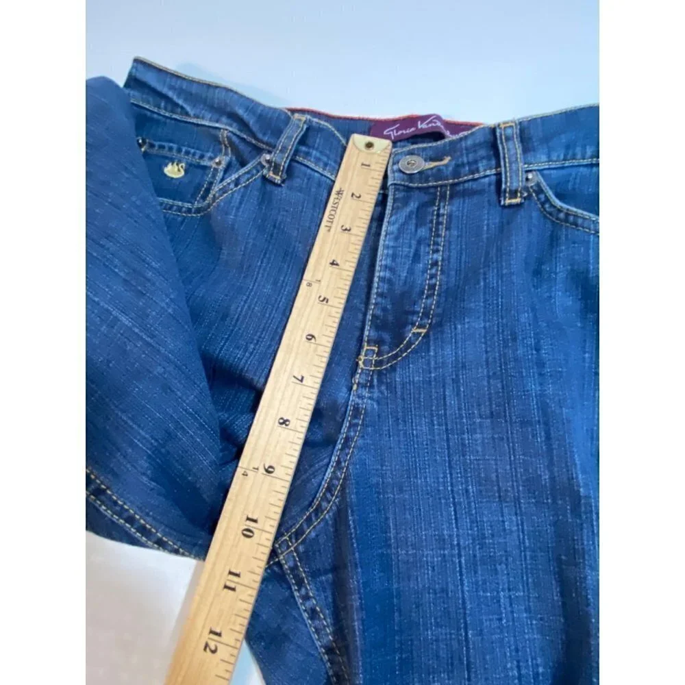 Gloria Vanderbilt Women's Size 10 Short Boot Cut‎ Jeans